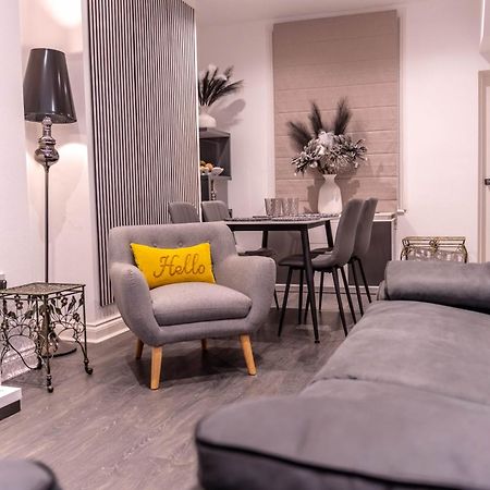 Lodging In Carrickfergus Centre Bagian luar foto