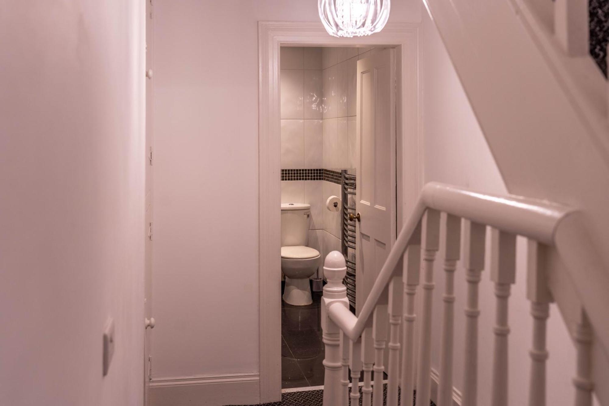 Lodging In Carrickfergus Centre Bagian luar foto
