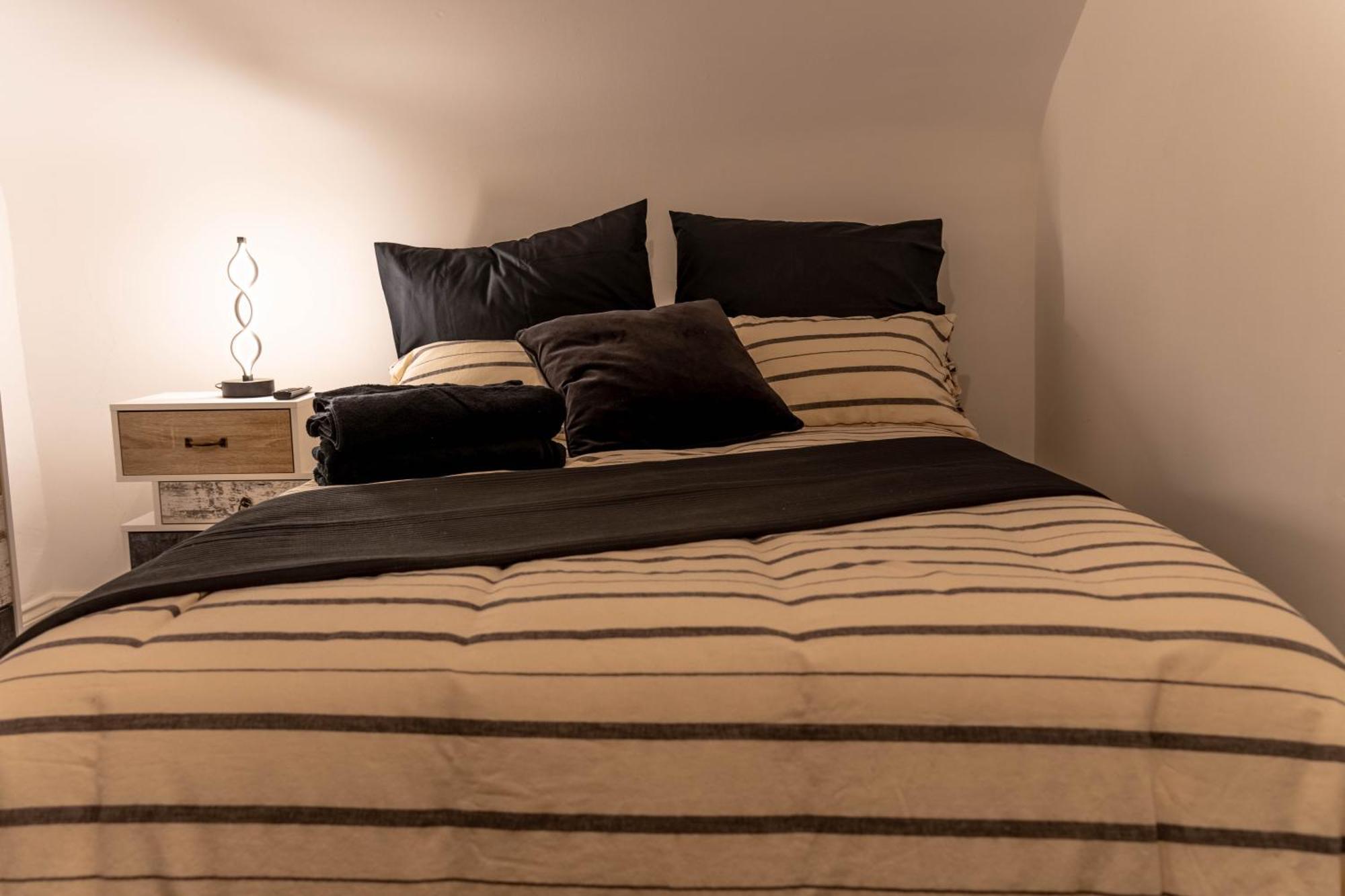 Lodging In Carrickfergus Centre Bagian luar foto