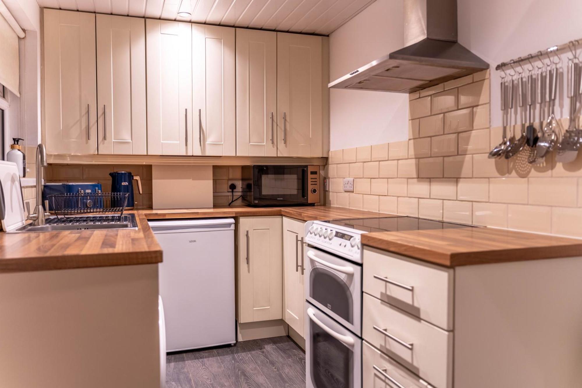 Lodging In Carrickfergus Centre Bagian luar foto